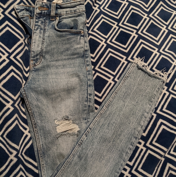 Zara Hi-Rise Skinny Jeans - Picture 1 of 4
